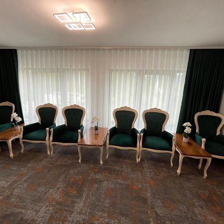 Pensiunea Alexolar New One Arada Exteriér fotografie